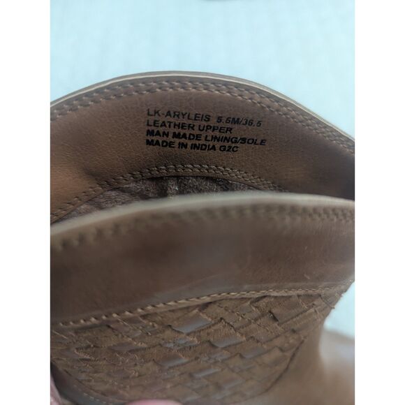 🤠 Lucky Brand Aryleis Western Booties Leather Chunky Heel Size 5.5M Taupe - Picture 8 of 9